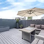 Modern Minimalist 3-bed Duplex In - Pass The Keys شقة يورك