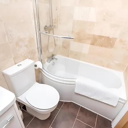 Modern Minimalist 3-bed Duplex In - Pass The Keys Appartement *
