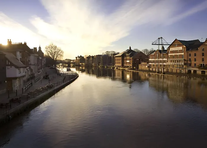 Modern Minimalist 3-bed Duplex In - Pass The Keys * York