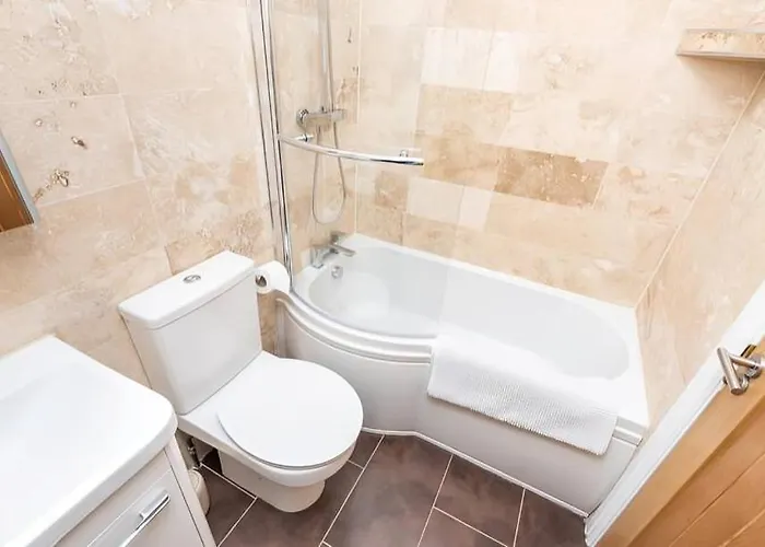 Modern Minimalist 3-bed Duplex In - Pass The Keys