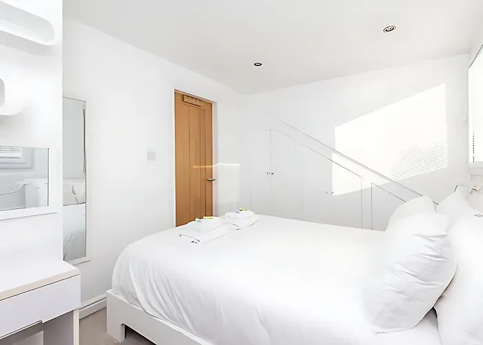 Modern Minimalist 3-bed Duplex In - Pass The Keys Appartamento *