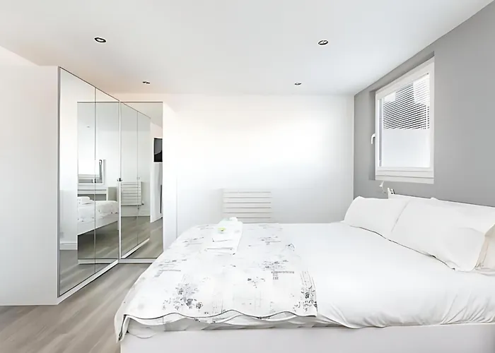 Modern Minimalist 3-bed Duplex In - Pass The Keys York