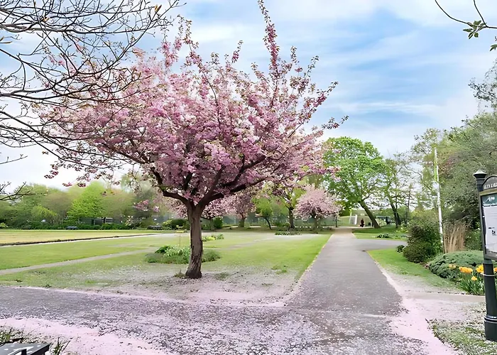 Modern Minimalist 3-bed Duplex In - Pass The Keys *