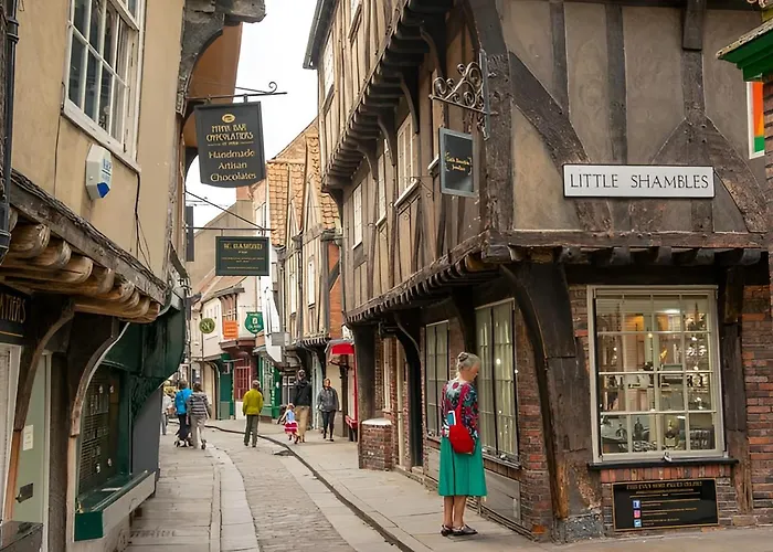 Modern Minimalist 3-bed Duplex In - Pass The Keys York