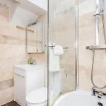 Modern Minimalist 3-bed Duplex In - Pass The Keys Apartment