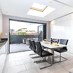 Apartment Modern Minimalist 3-bed Duplex In - Pass The Keys *
