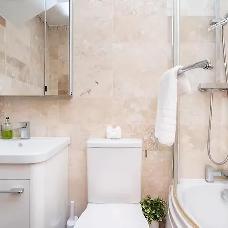 Апартаменты Modern Minimalist 3-bed Duplex In - Pass The Keys