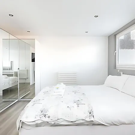Modern Minimalist 3-bed Duplex In - Pass The Keys York