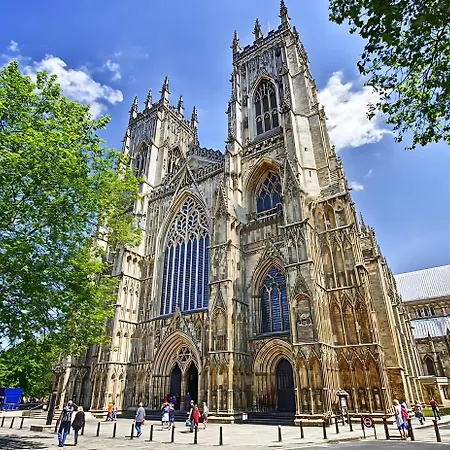 Апартаменты Modern Minimalist 3-bed Duplex In - Pass The Keys